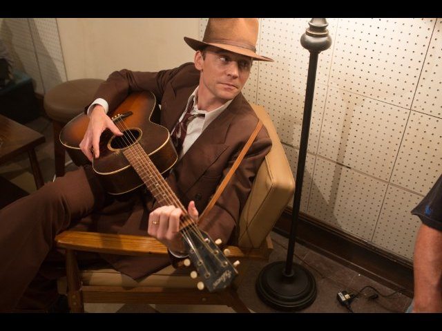 MV5BMTQ4MTU3NzI5N15BMl5BanBnXkFtZTgwNTQ2NzUxODE@._V1_