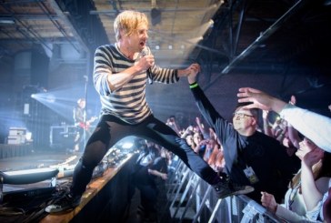 Switchfoot takes it to the crowd in Knoxville