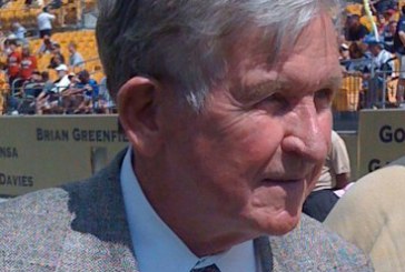 Tennessee football legend Johnny Majors dies