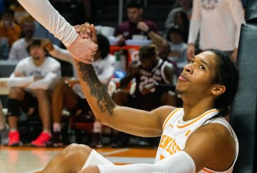 Tennessee advances to final four of SEC Tournament with second half surge