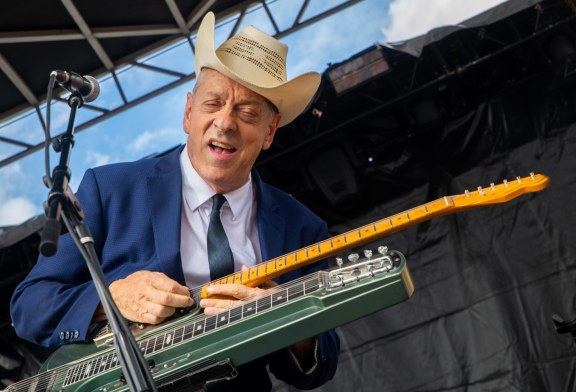 Sunday at Bristol Rhythm ’22 dominated by roots legends, strong indie undercard