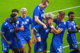 One Knox surges toward postseason