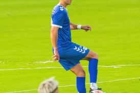 One Knox advances in playoffs